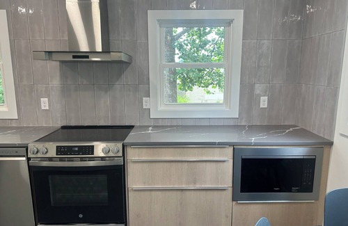 West Des Moines House | Spacious 5-bedroom house in welcoming West Des Moines with AC