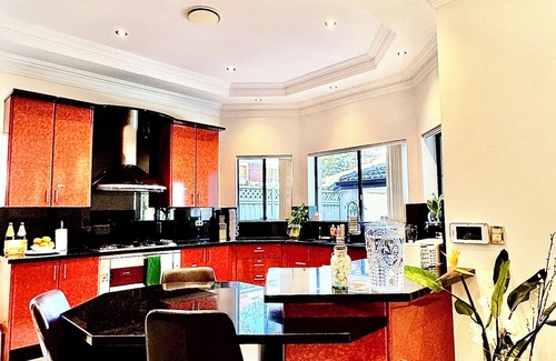 Ramsgate Beach House | Spacious 5-bedroom house water view in Ramsgate Beach with WiFi, AC.
