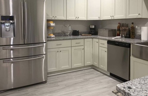 Norfolk - Virginia Beach House | Spacious 5 bedroom 4 bathroom