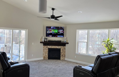 Cottage Grove House | Spacious 5-bedroom house with fitness room and AC in charming Cottage Grove