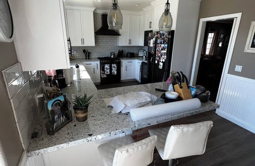 Santa Clarita House | Spacious 5-bedroom house in marvelous Santa Clarita with spectacular view.