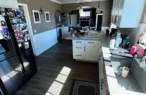 Santa Clarita House | Spacious 5-bedroom house in marvelous Santa Clarita with spectacular view.