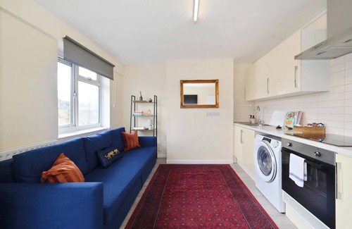 Mile End Apartment | Spacious 5-Bedroom – 3 Mins Walk from Mile End Station