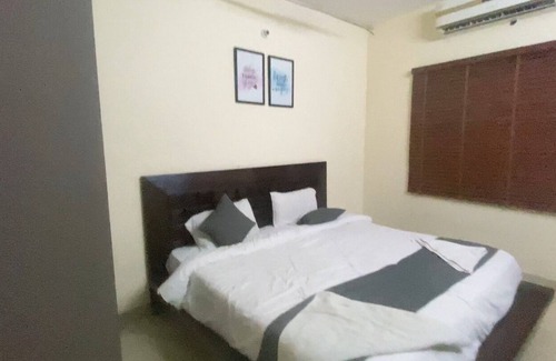 Sarita Vihar Apartment | Spacious 5-bedroom apartment with WiFi, AC in lovely New Delhi