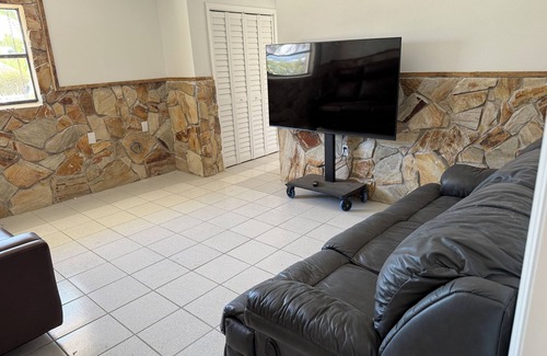 Old Homosassa House | Spacious 5-bedroom beautiful water view home with private boat dock steps away.