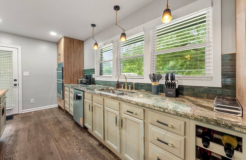 Church Street House | Spacious 5-bedroom bungalow in charming Georgia with Modern Amenities