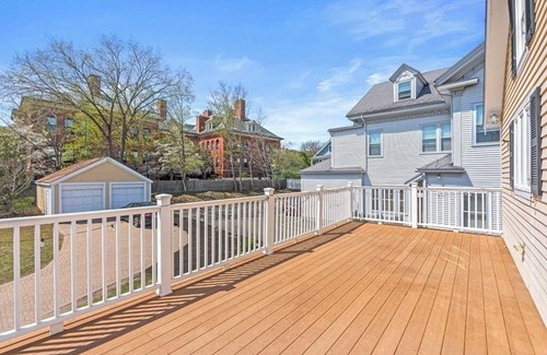 Arlington Condo | Spacious 5-bedroom condo in Arlington, close to Tufts, Harvard, MIT and Boston