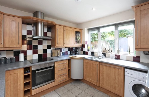 Birmingham House | Spacious 5 Bedroom Home - B5 Group Stays