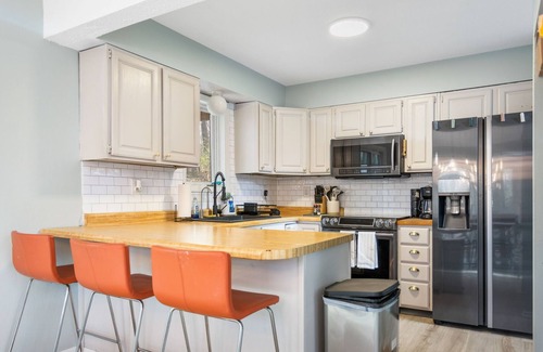 Lake Michigan Beach House | Spacious 5-bedroom Getaway in Charming Coloma: Water + Woods