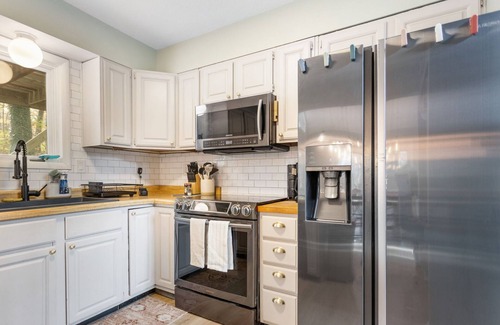 Lake Michigan Beach House | Spacious 5-bedroom Getaway in Charming Coloma: Water + Woods