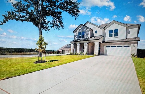 Georgetown House | Spacious 5-bedroom house in charming Georgetown with large yard & beautiful view