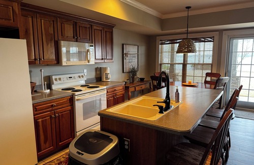Lake Oconee House | Spacious 5-bedroom home on Lake Oconee, 79 miles from The Masters