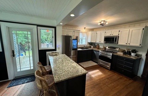 Wade Hampton House | Spacious 5-bedroom house in delightful Greenville 10 minutes from downtown