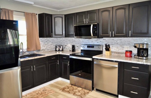 Shell Knob House | Spacious 5-bedroom house. Game Room. Travel Themed Bedrooms. 1 mile from lake.