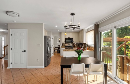Dale City House | Spacious 5-bedroom house near DC