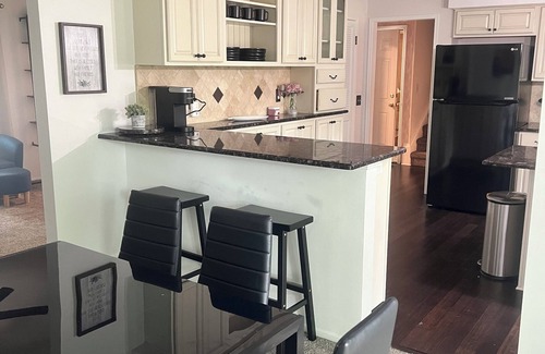 Bryant Pattengill East House | Spacious 5-bedroom house with AC, WiFi in enjoyable Ann Arbor