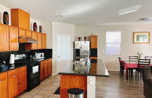 Enterprise House | Spacious 5-bedroom house 15 minutes to Las Vegas strip