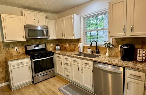 Marietta House | Spacious 5-bedroom house near BRAVES Stadium sleeps15