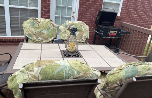 Conyers House | Spacious 5-bedroom house in delightful Conyers with WiFi, AC