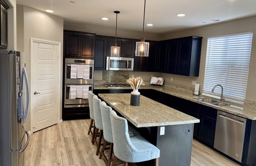 Menifee House | Spacious 5-bedroom house in enchanting Menifee with fitness room