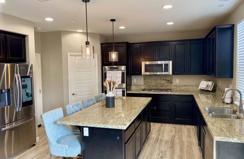 Menifee House | Spacious 5-bedroom house in enchanting Menifee with fitness room