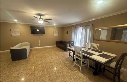 Midland House | Spacious 5-bedroom house in nice Midland with AC