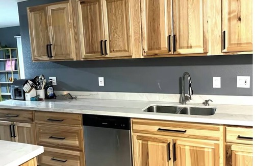 Alhambra House | Spacious 5-bedroom house in marvelous Phoenix with AC, WiFi