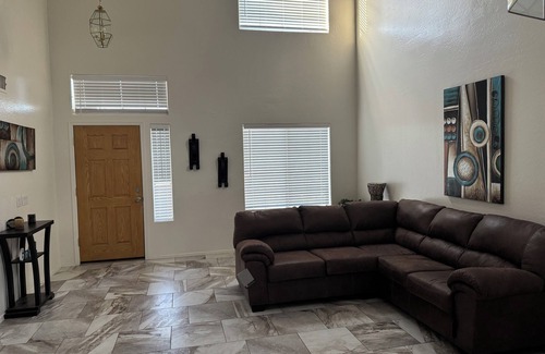 Sundance Ranch House | Spacious 5-bedroom house in delightful Phoenix with WiFi, AC