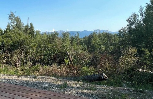 Wasilla House | Spacious 5-bedroom house w/Mountain views and Hot tub in Wasilla!