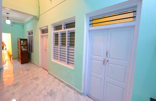 White Town House | Spacious 5-bedroom house in phenomenal Pondicherry with AC, WiFi
