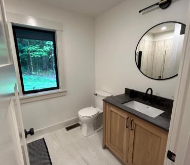 Rochester Ski Chalet | Spacious 5 bedroom Mountain Chalet with Sauna