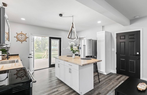 Marysville Ski Chalet | Spacious 5-Bedroom Suites at The Inn at Marysville Park-Comfort for Every Group!