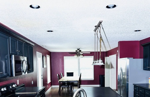 West Newton House | Spacious 5-bedroom house in beautiful Indianapolis with WiFi, AC