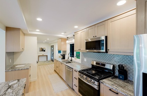 Merrillville House | Spacious 5-Bedroom Golf Course Home Perfect for Getaways & Special Occasions
