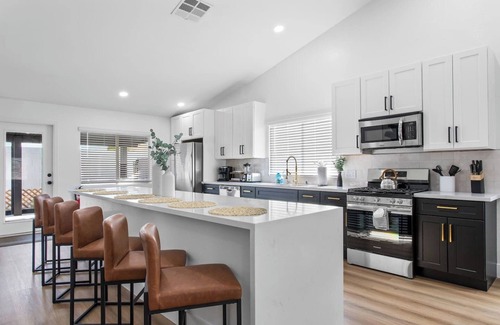 North Las Vegas House | Spacious 5 BR Home w/Games and Spa!