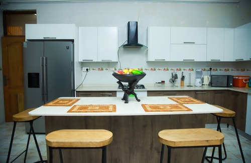 Accra Villa | Spacious 5 BR Villa with amazing views Bar&Pool | family & large groups | Wi-Fi