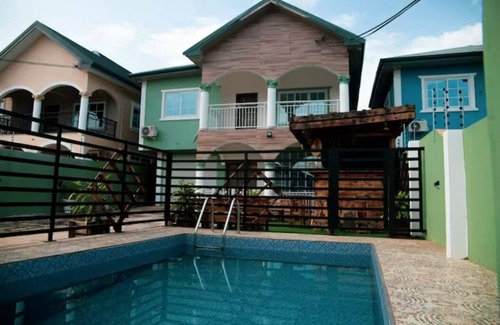 Accra Villa | Spacious 5 BR Villa with amazing views Bar&Pool | family & large groups | Wi-Fi