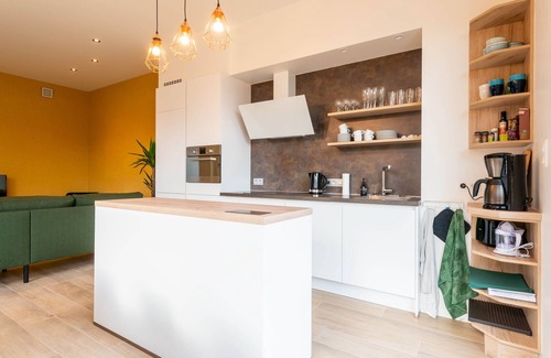 Heers House | Spacious 5-star house with large garden in cycling and hiking region