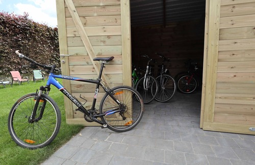 Heers House | Spacious 5-star house with large garden in cycling and hiking region