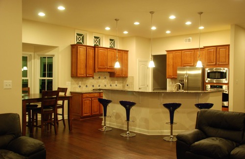 The Glade House | Spacious 5BR House, 2 pools, bike to beach, rec room, tennis & pickle