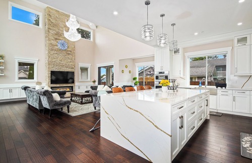 Highline House | Spacious 5BR Retreat New Seattle