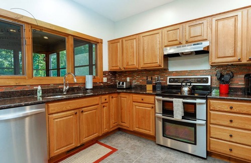 The Galena Territory House | Spacious 5BR Retreat with Hot Tub, Fireplace & Game Room | Galena Territory