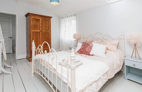 Horfield House | Spacious 6-bed Family Retreat Bristol