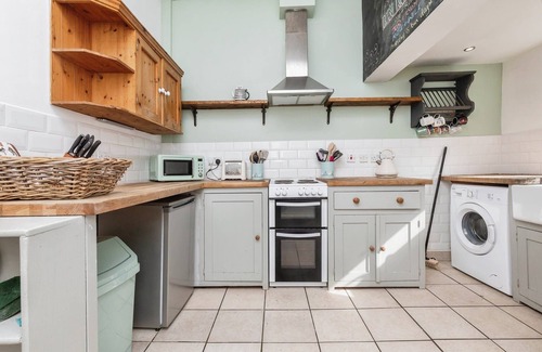 Horfield House | Spacious 6-bed Family Retreat Bristol