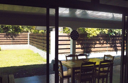 Papeno'o House | Spacious 6-bedroom house with AC and Wifi in tranquil Papenoo, near Ahonu Beach.