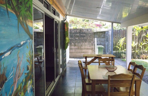 Papeno'o House | Spacious 6-bedroom house with AC and Wifi in tranquil Papenoo, near Ahonu Beach.