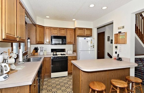 Sussex County House | Spacious 6-Bedroom Home Steps to Beach