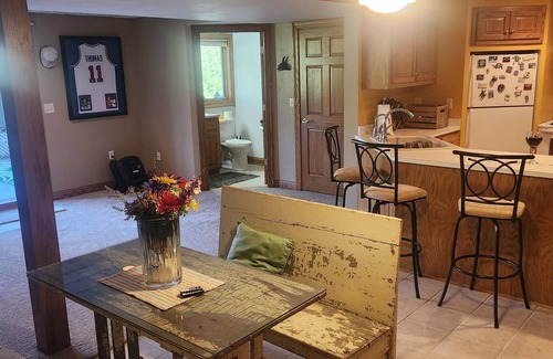 Hartford House | Spacious 6-bedroom 4 bathroom house in marvelous Hartford with pool and hot tub!