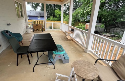 Del Ray House | Spacious 6-bedroom house in charming Del Ray Alexandria with WiFi, AC, Walkable