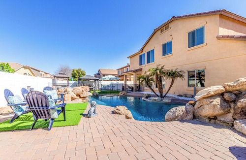 Gilbert House | Spacious 6-bedroom house in charming Gilbert with WiFi, AC